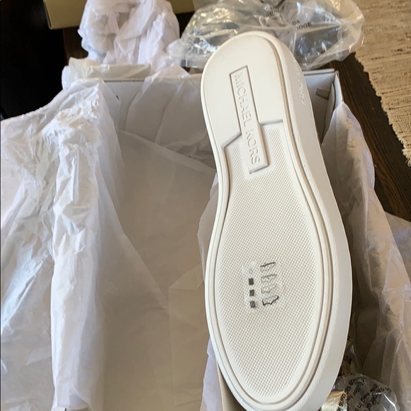 MICHAEL Michael Kors Skyler Metalic Sneakers - Picture 12 of 16
